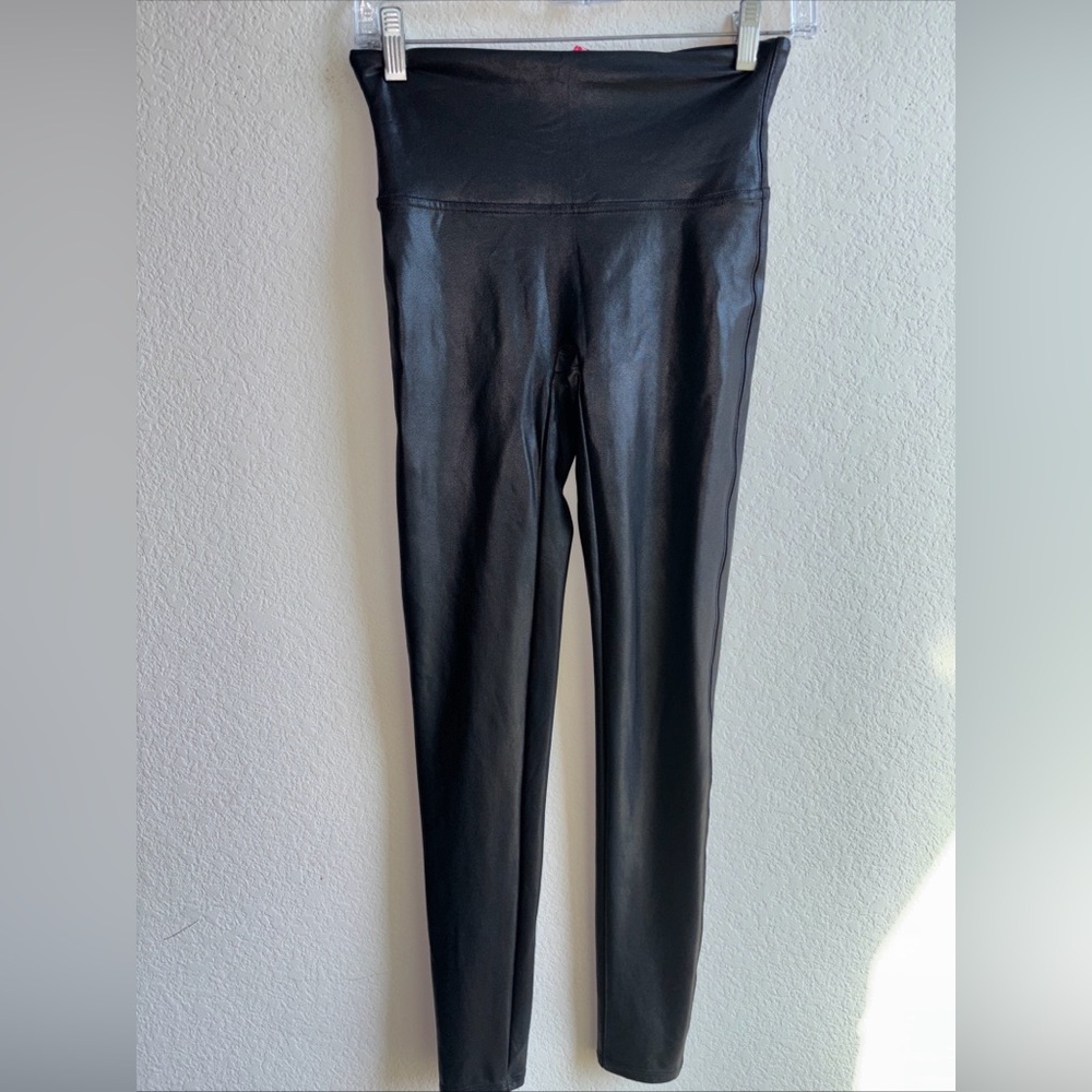 SPANX Faux Leather Black Leggings size Medium
